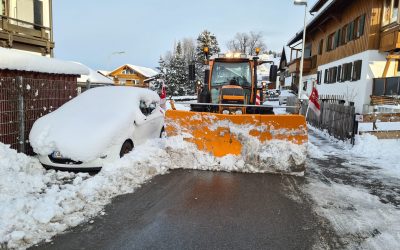 Schneeräumen und Sicherung der Gehbahnen im Gemeindegebiet
