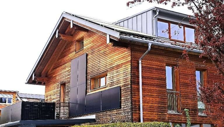 Energetische Gebäudesanierung zum Effizienzhaus und  Plus-Energie-Einfamilienhaus